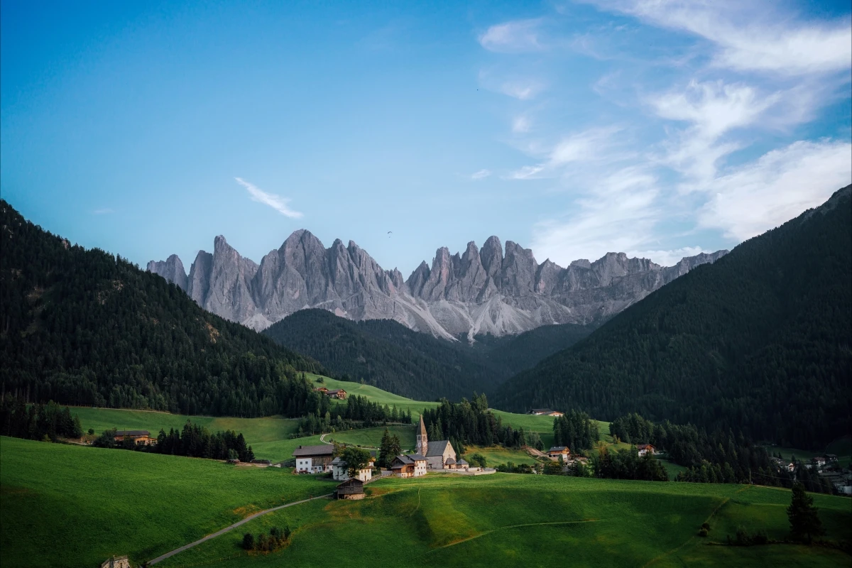 ToolJet：功能强大的低代码拖放式应用构建平台